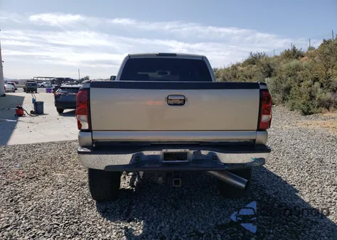 2003 Chevrolet Silverado K2500 Heavy Duty из США, поврежденный, VIN 1GCHK23133F114069